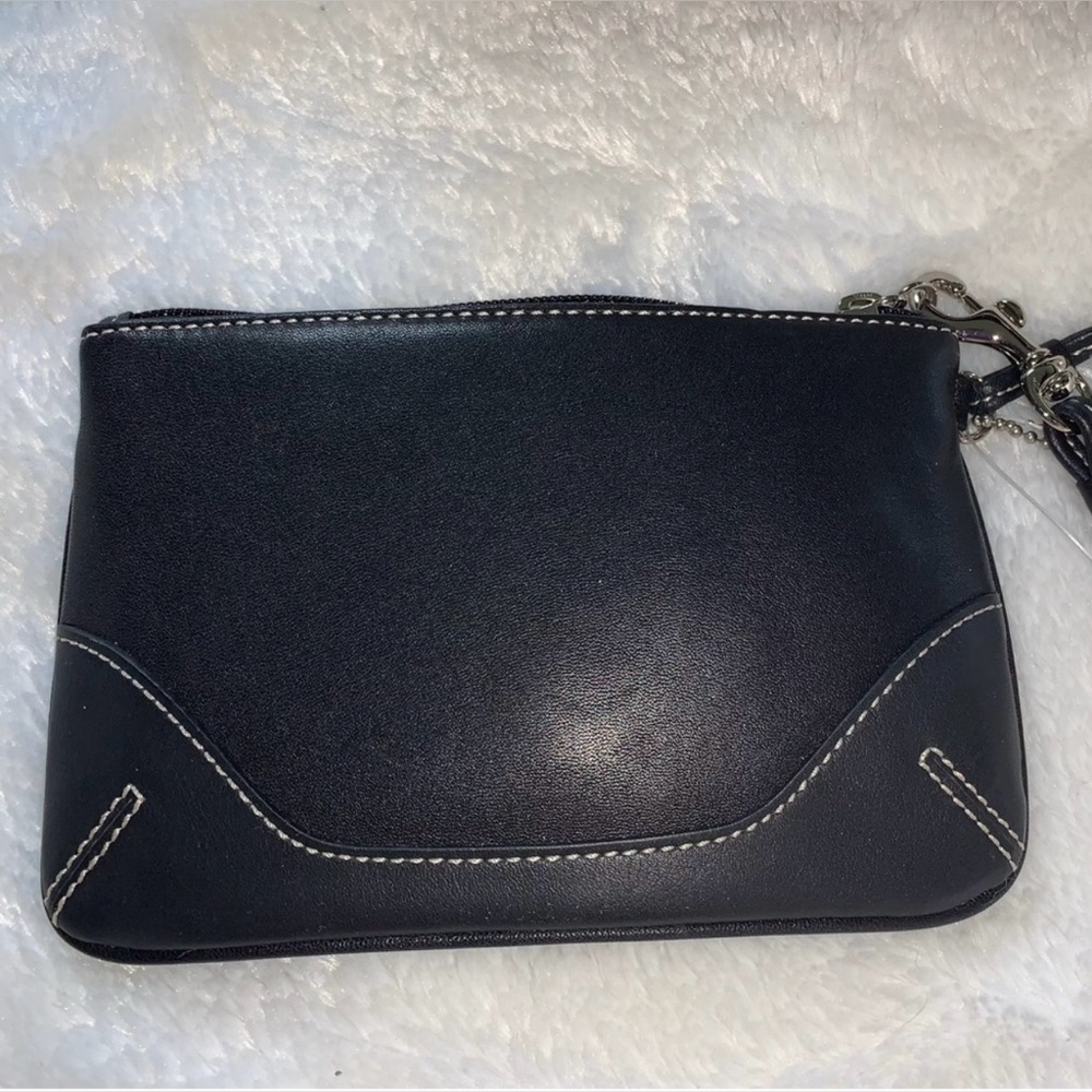 Coach Black Leather Corner Zip Wristlet New with tag and box - Picture 3 of 4